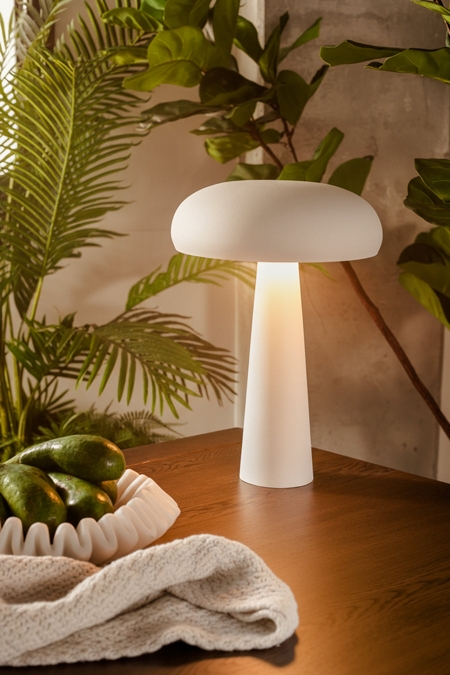 מנורת שולחן מאשרום מט אייבורי