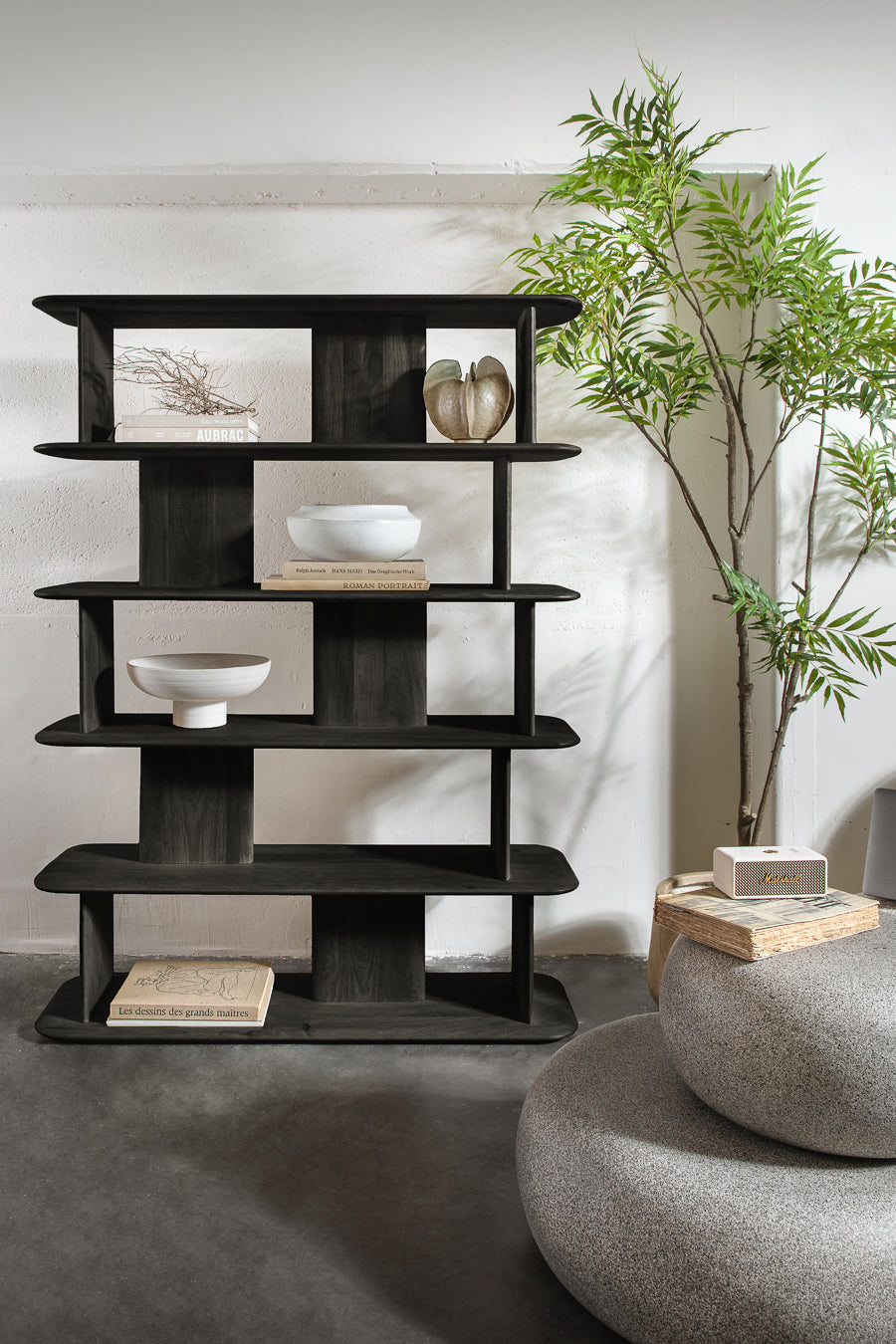 מדפים קרוסבי בלאק