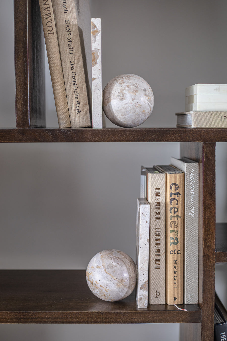 מעמד ספרים צ'וקלאט מארבל