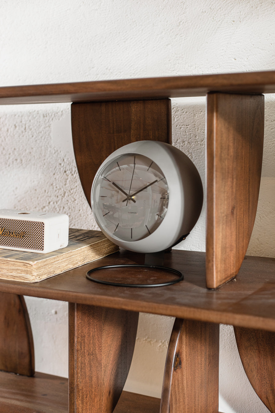 שעון קונספט ראונד דארק גריי