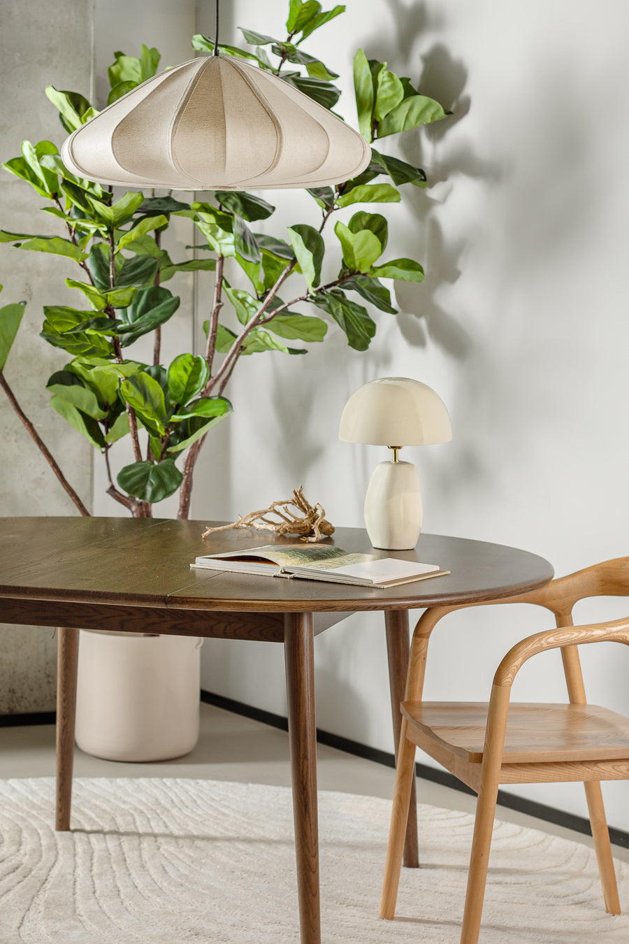 שולחן מרטינה עגול נפתח וולנאט