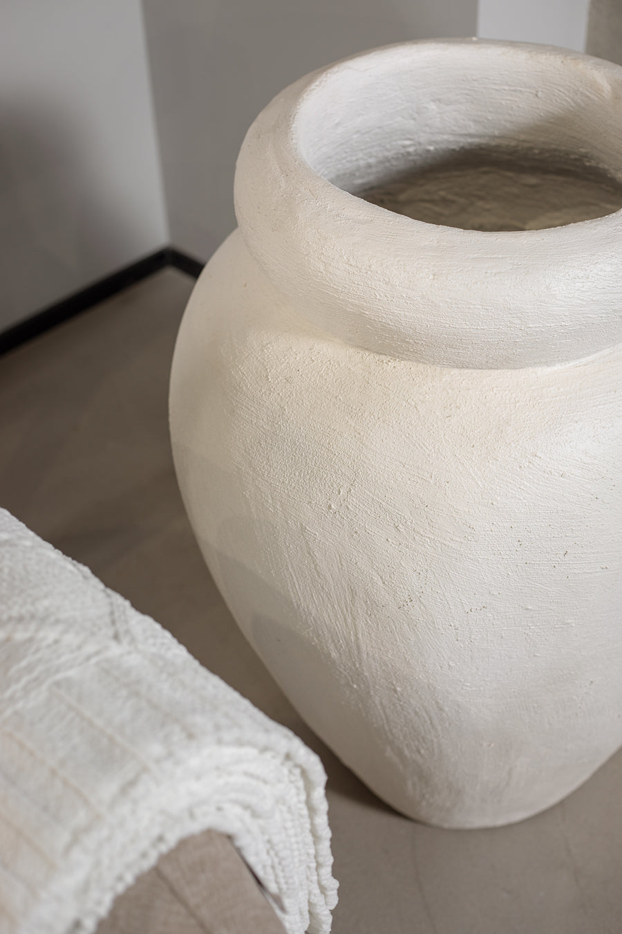 כד פרימיטיב ווייט