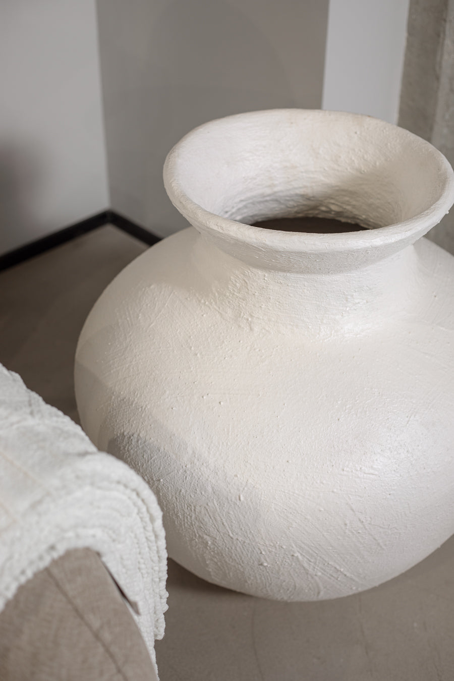 כד פרימיטיב ווייט