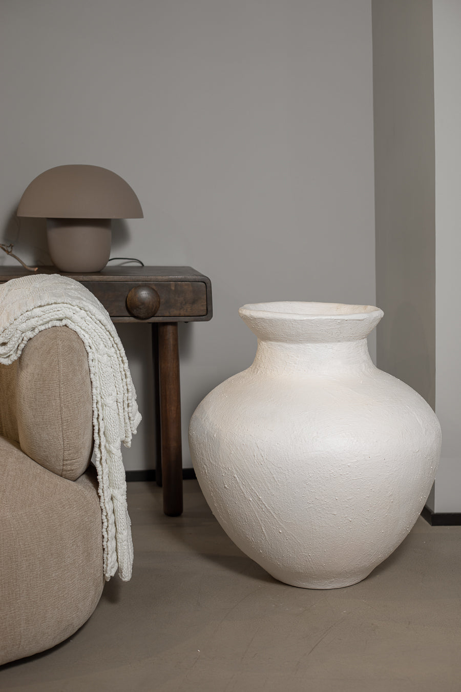 כד פרימיטיב ווייט