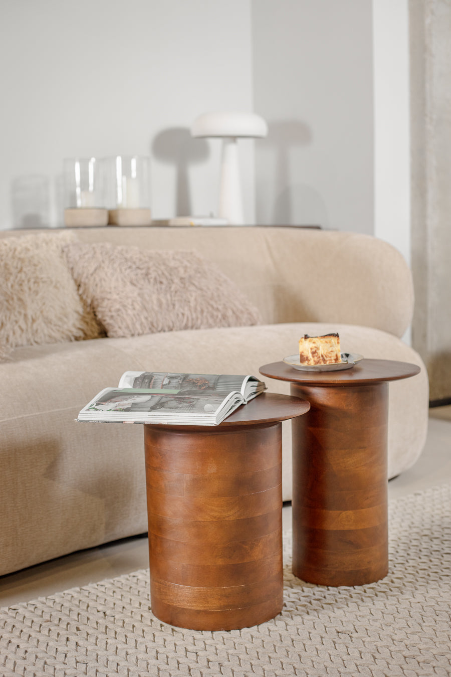 שולחן קוסמוס ווד בראון