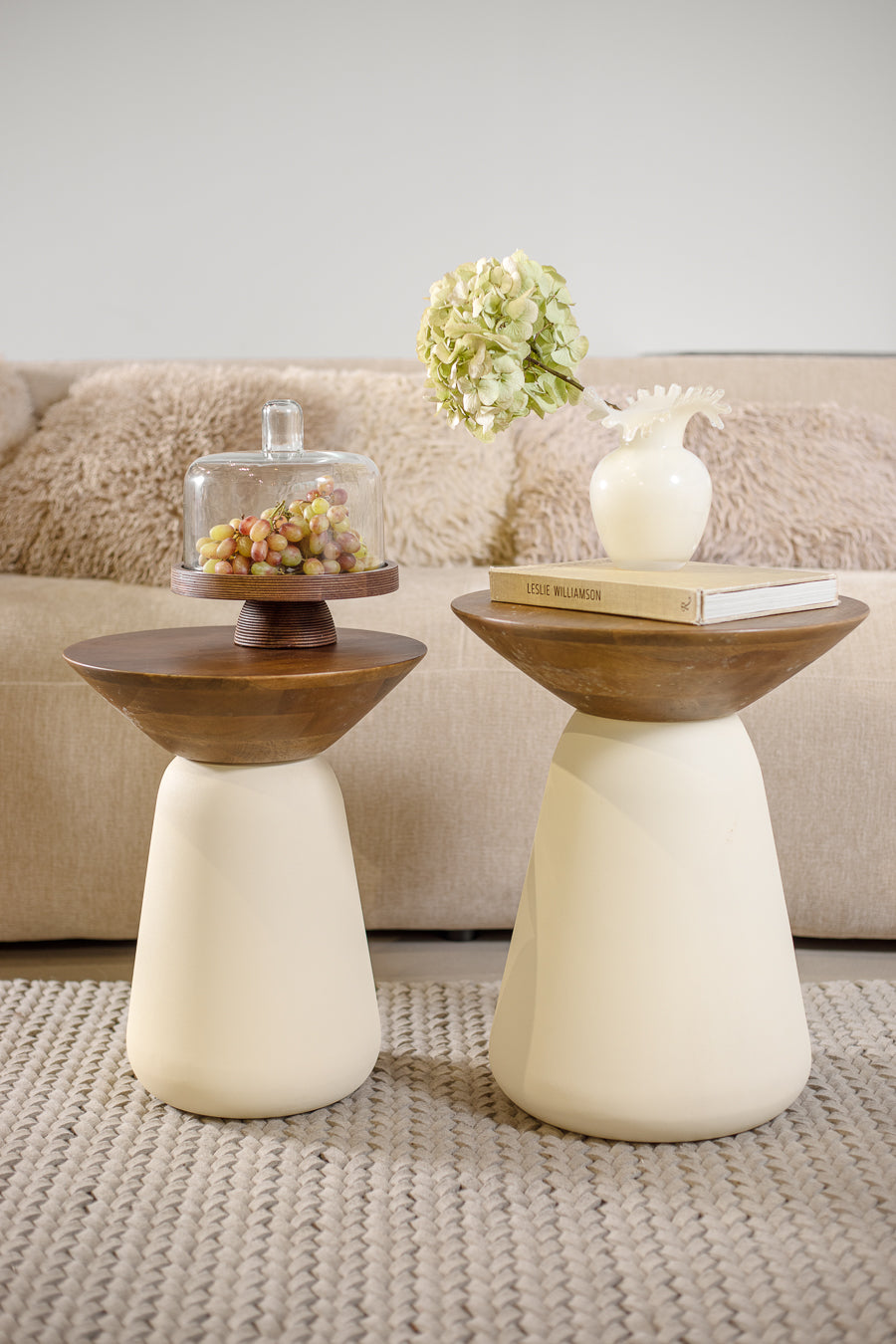 שולחן קוסמוס אייבורי בראון M