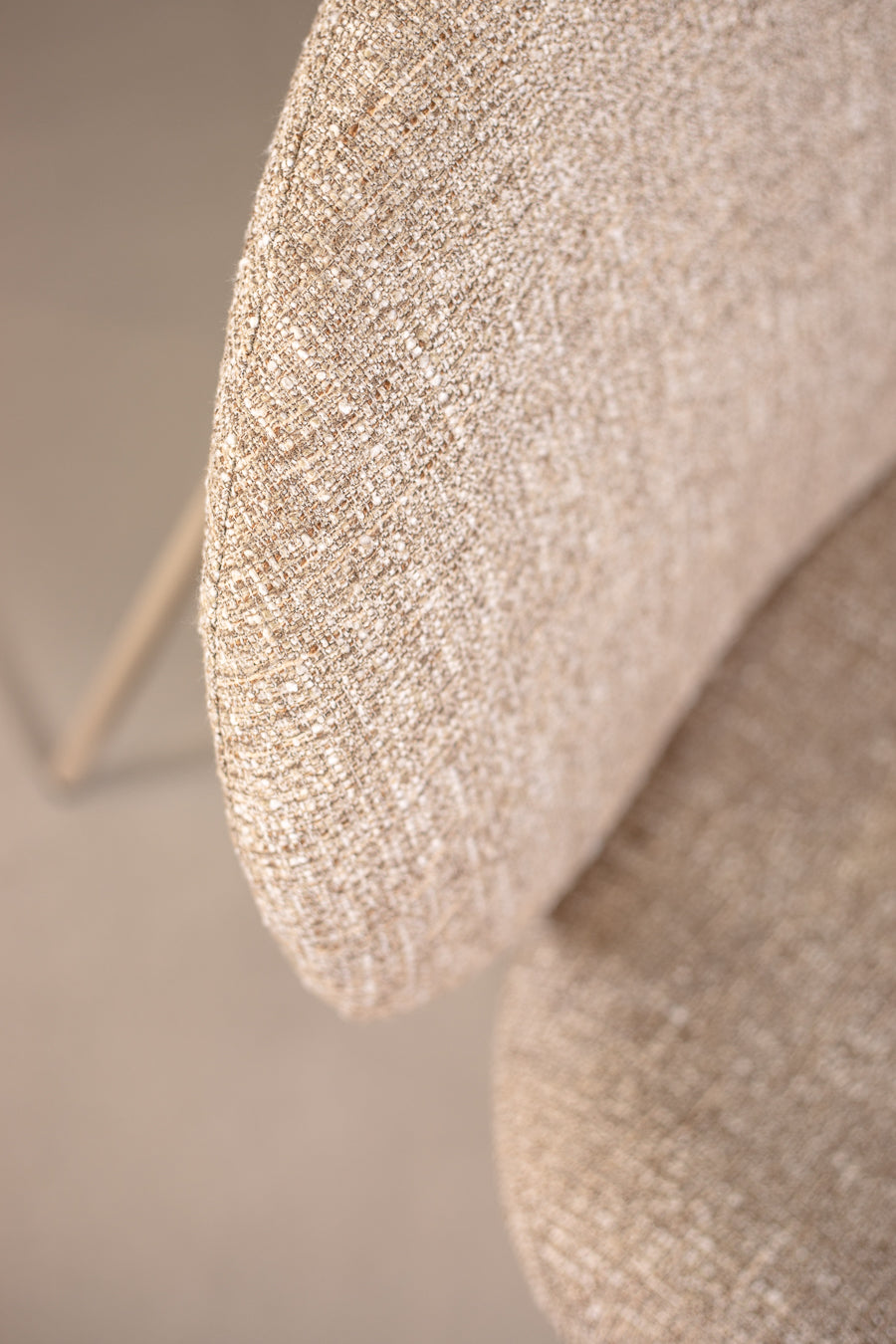 לאונג' צ'ייר לייזי מדיסון קפוצ'ינו