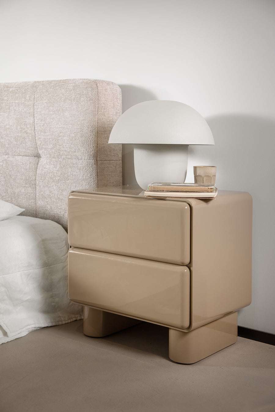 שידת צד גלוסי קאשמיר