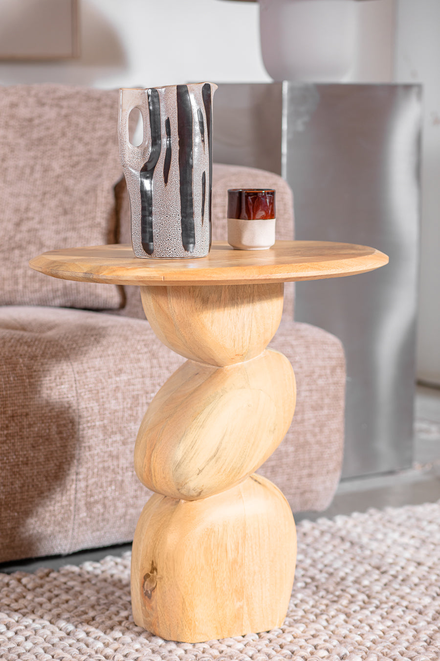 Roxy Natural table