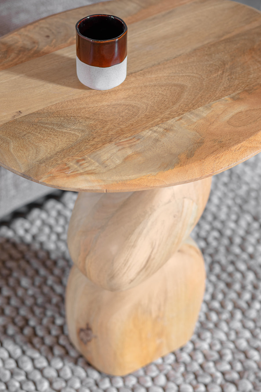 Roxy Natural table
